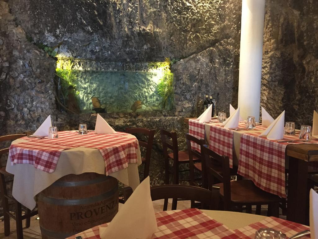Albergo Ristorante Montebaldo Лимоне-суль-Гарда Экстерьер фото
